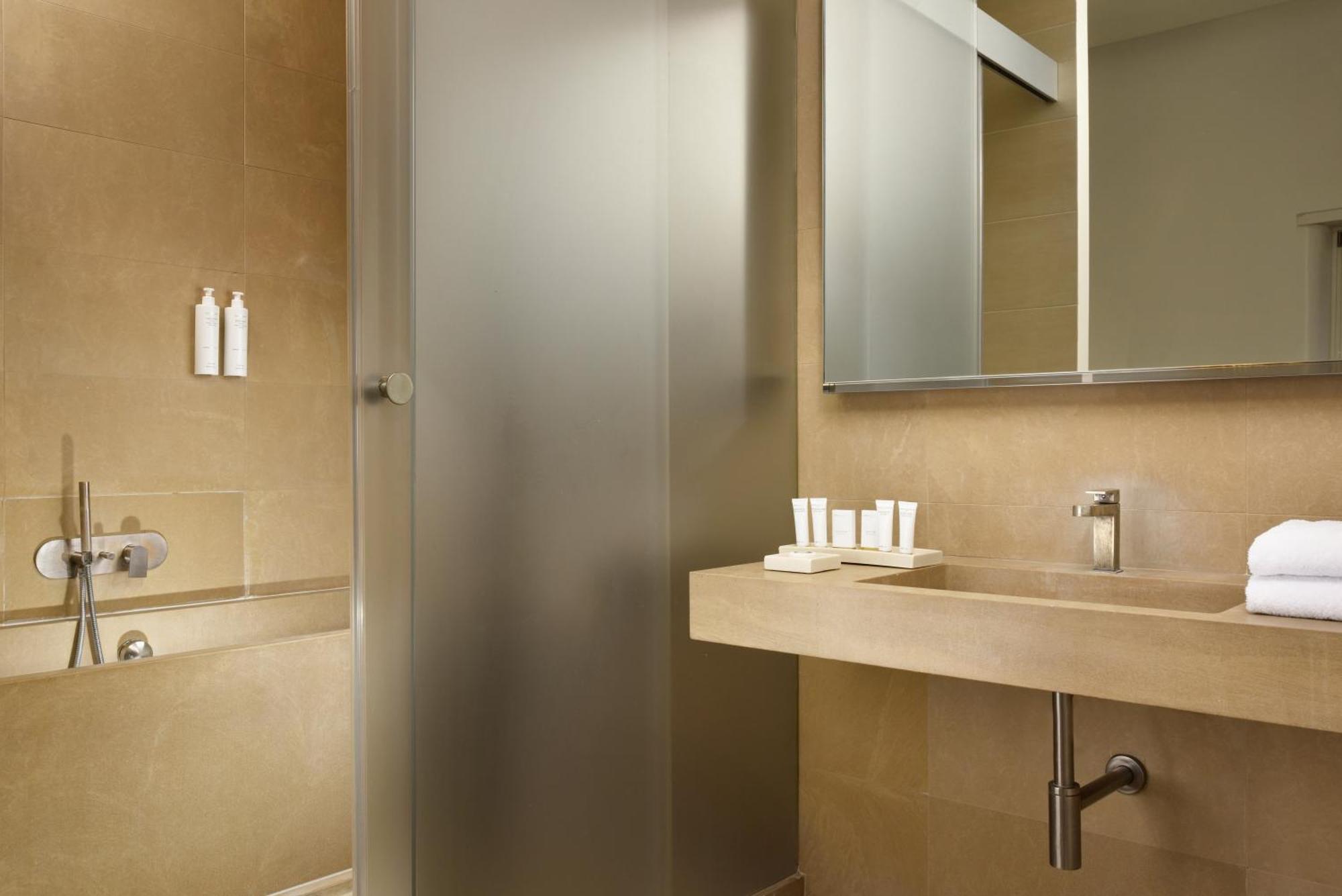 Palazzo Montemartini Rome, A Radisson Collection Hotel Room photo Bathroom